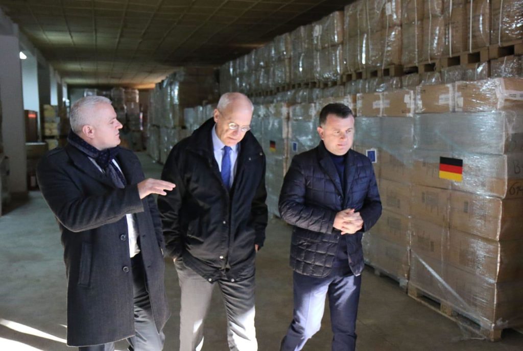 Dëmet nga tërmeti, mbërrijnë ndihmat materiale nga Gjermania