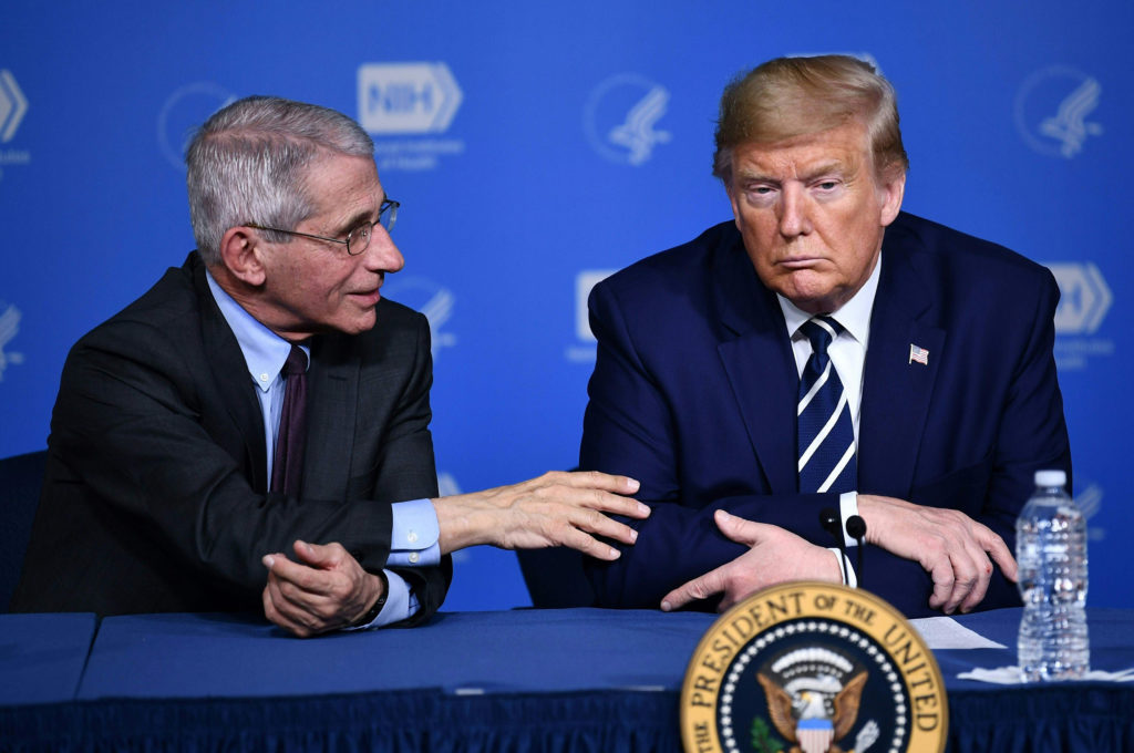 Koronavirus/Trump parashikon deri në 240,000 vdekje në SHBA