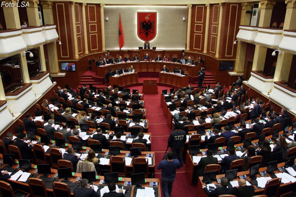 Shtyhet interpelanca me Ramën në Kuvend, miratohet kalendari i punimeve