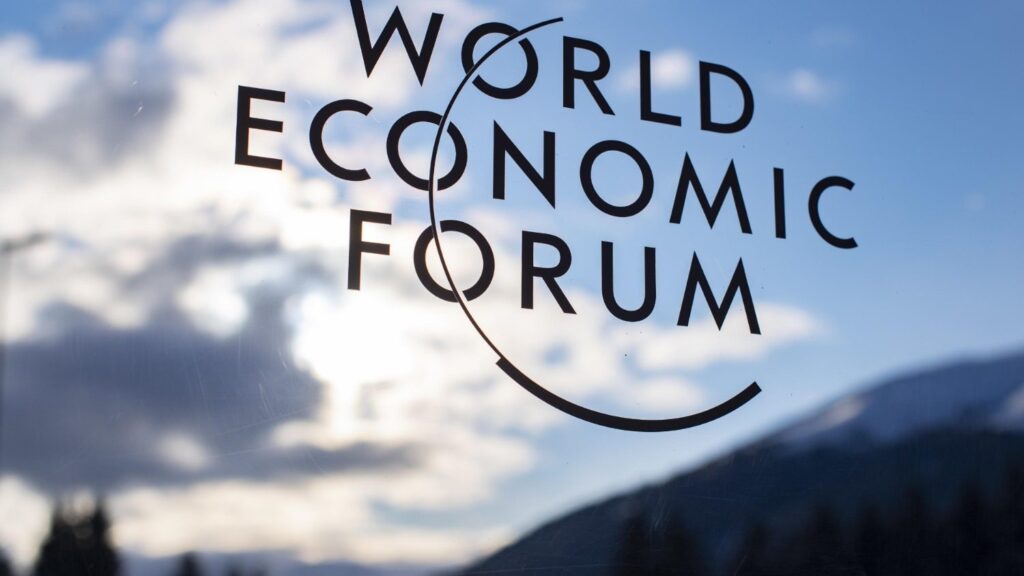 COVID-19, shtyhet Forumi Ekonomik Botëror i DAVOS-it