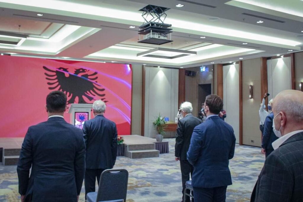Shkup, ceremoni solemne për Ditën e Flamurit