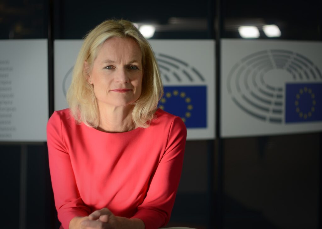 Parlamenti Evropian fton Kosovën e Serbinë t’i kthehen dialogut