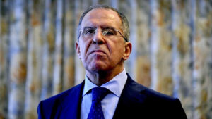 Lavrov paralajmëron Britaninë: Përfshirja në sulmet ndaj Rusisë mund të konsiderohet pjesëmarrje në luftë