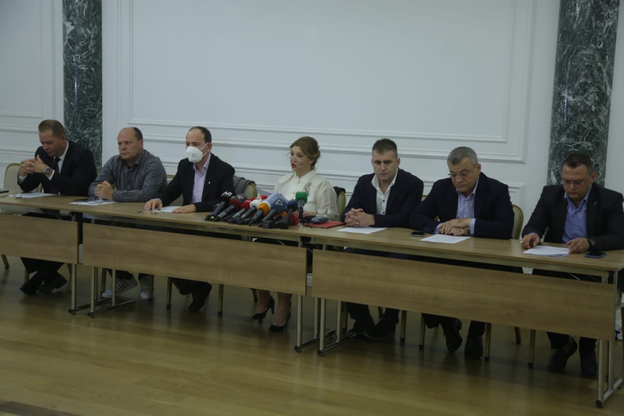 Formohet grupi për shpëtimin e PD-së nga Basha. Emrat