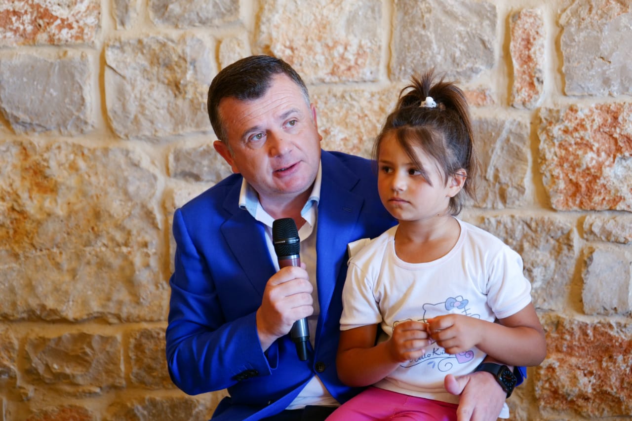 Caritas ndërton 9 shtëpi të dëmtuara nga tërmeti në Belsh, Balla: Shqipëria dhe Italia, shumë të ndërlidhura me njëra-tjetrën