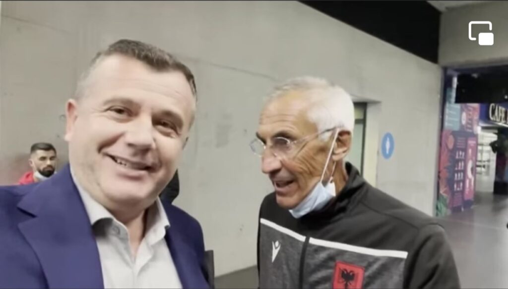VIDEO/ Balla uron trajnerin Reja për ditëlindjen pas përfundimit të ndeshjes me Hungarinë: Faleminderit për gjithçka keni bërë për kombëtaren