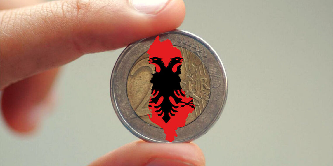 Pse është koha që Shqipëria të përdorë euron si monedhë
