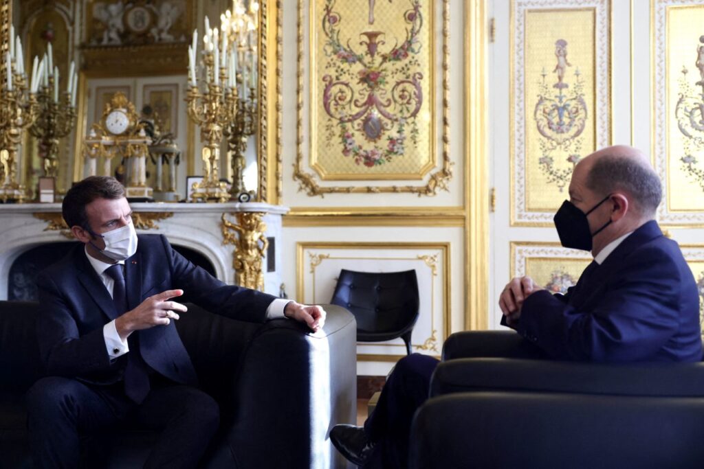 Macron i kërkon kancelarit Scholz të ‘shpikë’ zgjidhje të reja financiare për BE-në