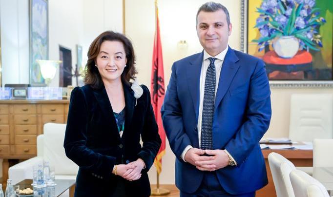 Ambasadorja Yuri Kim uron Guvernatorin Sejko për rizgjedhjen në krye të Bankës së Shqipërisë