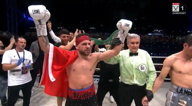 “Realizova ëndrrën, u ndesha në një stadium plot me shqiptarë”, Marku: Nuk jam Supermeni, por nuk dorëzohem deri sa të bie pa ndjenja