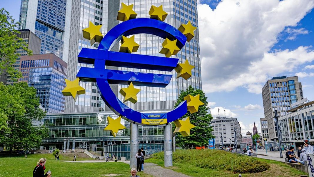 “S&P Global”: Sektori privat i eurozonës vazhdon tkurrjen