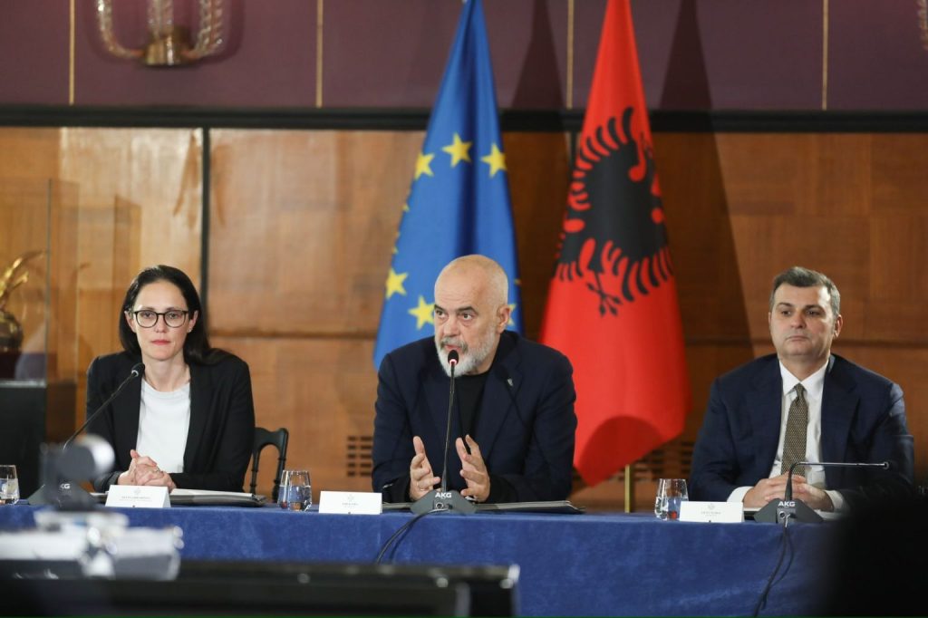 Rama në Këshillin Ekonomik Kombëtar: Rritje e vlerësimit nga “Standard and Poor’s”, 1.5 miliardë euro investime të huaja