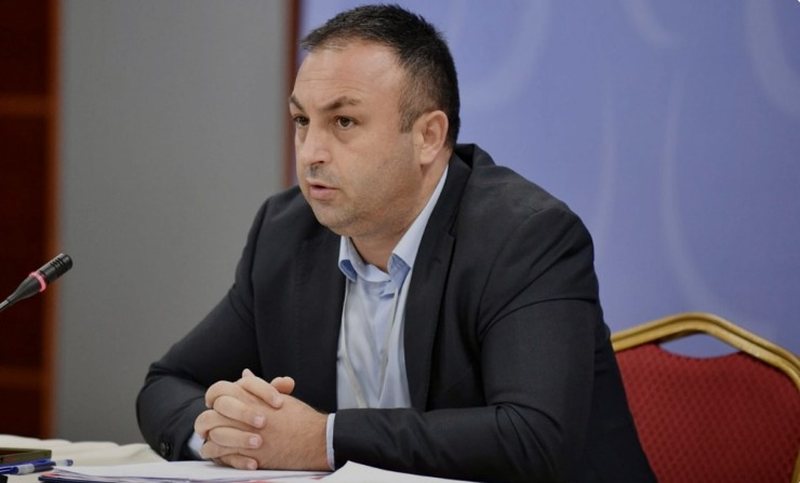 Plumbat ndaj policisë, reagon ministri i Brendshëm, Hoxha: Po përballemi me krimin!