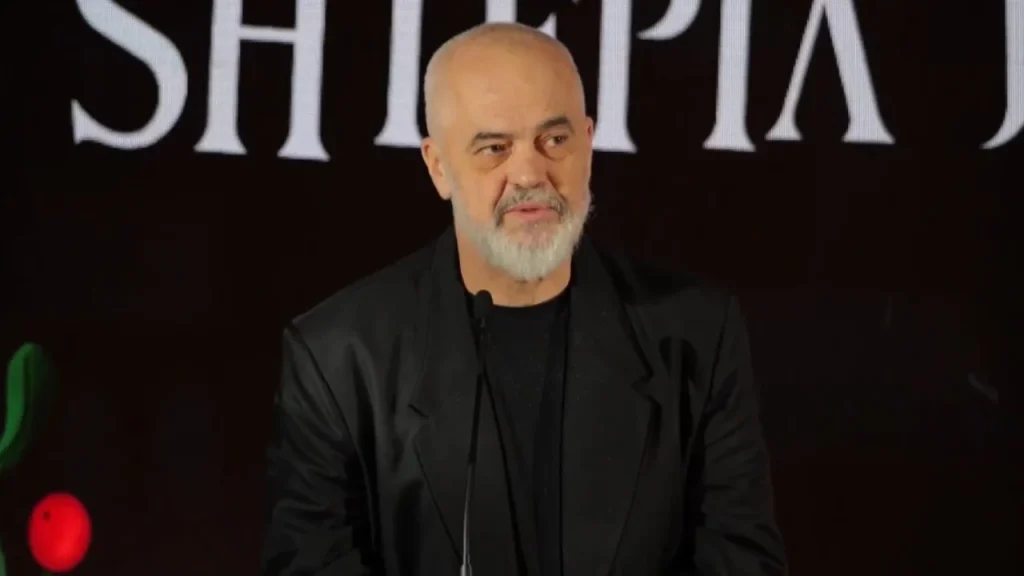 Rama dhe ambasadori i BE-së përurojnë Teatrin e Kukullave, kryeministri-fëmijëve: Dikur këtu ka qenë Parlamenti, uroj të rriteni duke na parë sa më pak