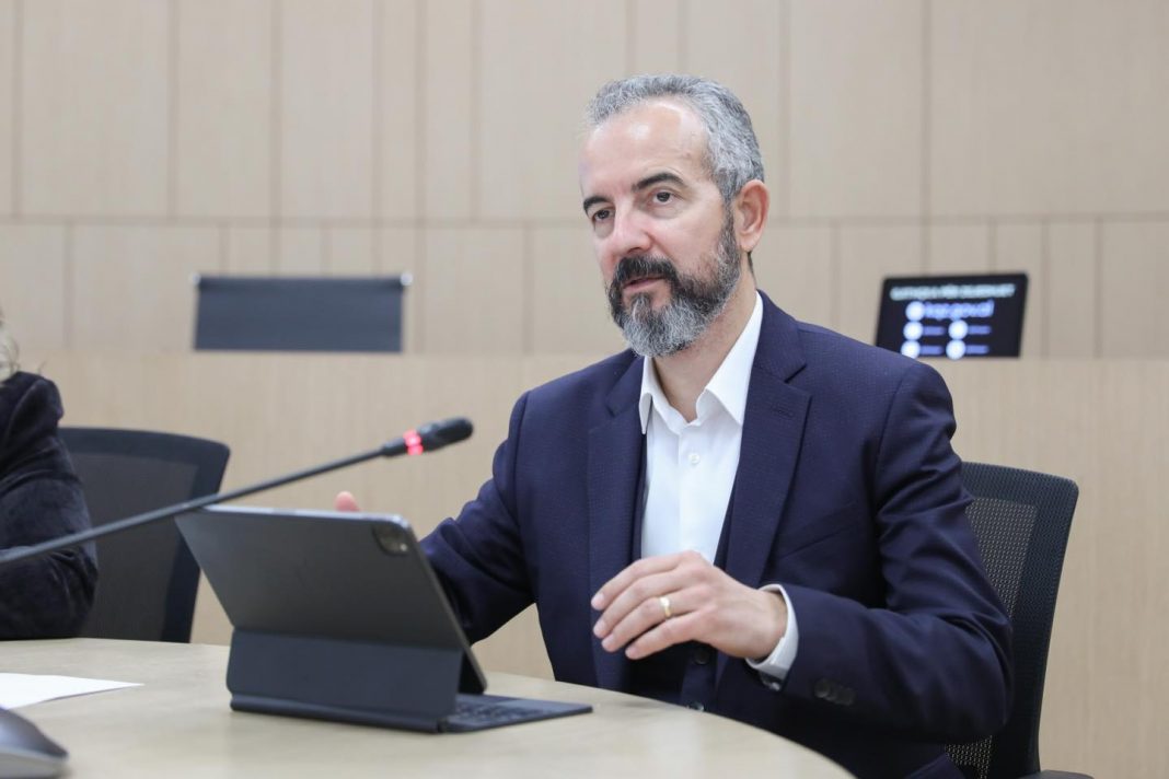 Zgjedhjet e 11 majit, Celibashi sqaron procesin e votimit të Diasporës: Postieri do sjellë fletën, nëse nuk iu gjen shtëpi…