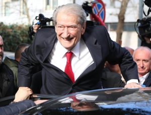 Dështoi me guerrilet, Berisha përdor ‘gomën rezervë’, pedagogët e PD