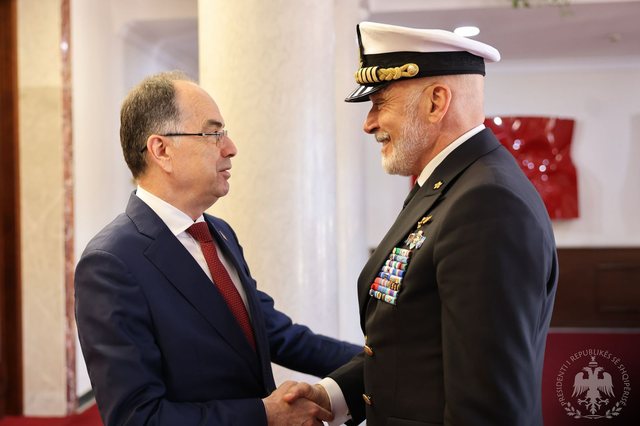 Presidenti Begaj pret Kryetarin e Komitetit Ushtarak të NATO-s: Rajoni ka nevojë për paqe dhe siguri
