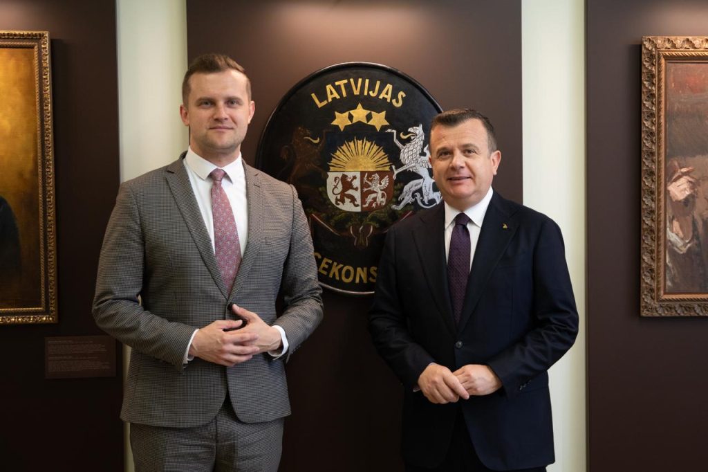 Balla vizitë në Ministrinë e Jashtme të Letonisë: Partnerë të besueshëm në NATO, OKB dhe së shpejti edhe në BE