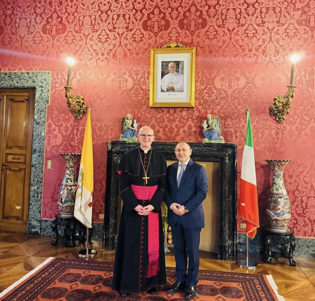 Diaspora/ Muharrem Salihu i vetmi shqiptar i ftuar në pritjen zyrtare për zgjedhjen e Papa Leoni XIV