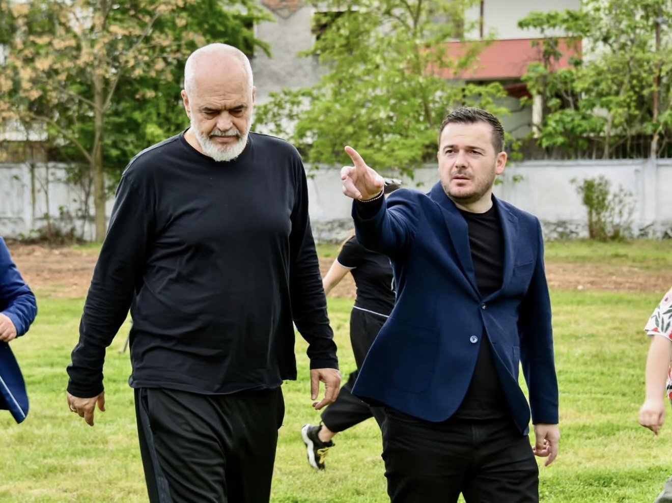 Takimi me kryetarët e bashkive në vend, Rama vlerëson vetëm një prej tyre: Duhet të merrni shembull nga Cërriku