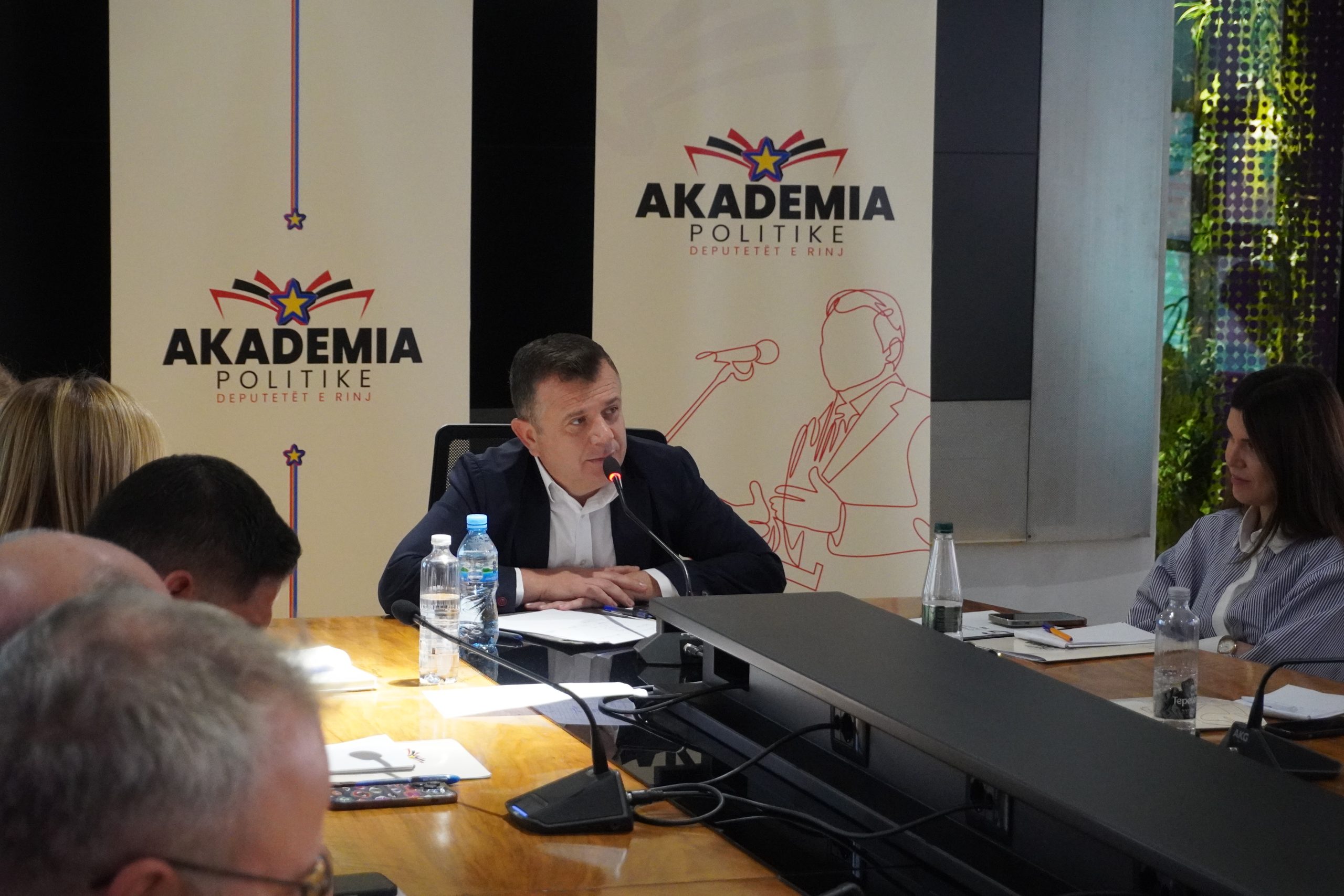 Balla me anëtarët e rinj të Grupit Palamentar Socialist: 83 mandatet janë një borxh i jashtëzakonshëm për t’u shlyer