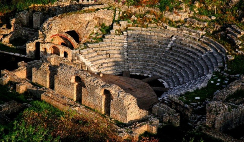 Butrinti, thesari i lashtësisë që vijon të tërheqë vizitorë nga e gjithë bota