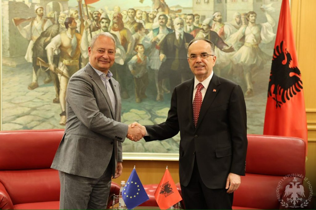 Begaj pret raportuesin për Shqipërinë në PE: Integrimi evropian, prioritet strategjik për vendin