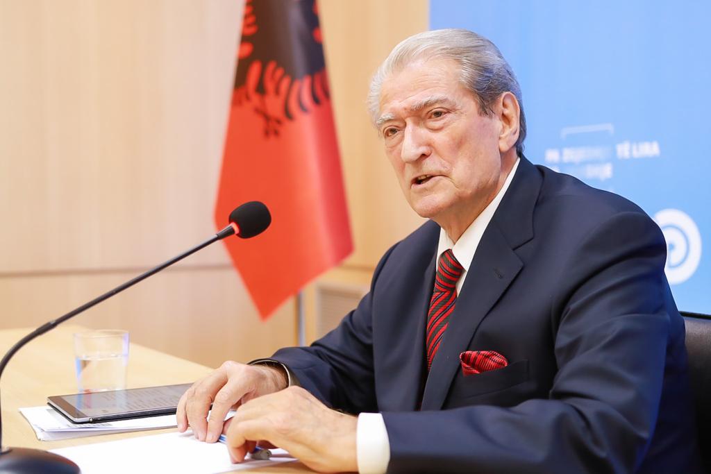 “Dënojmë dhunën në protestë”, Berisha pas reagimit të ambasadës gjermane: Tubimet do shtrihen në gjithë vendin