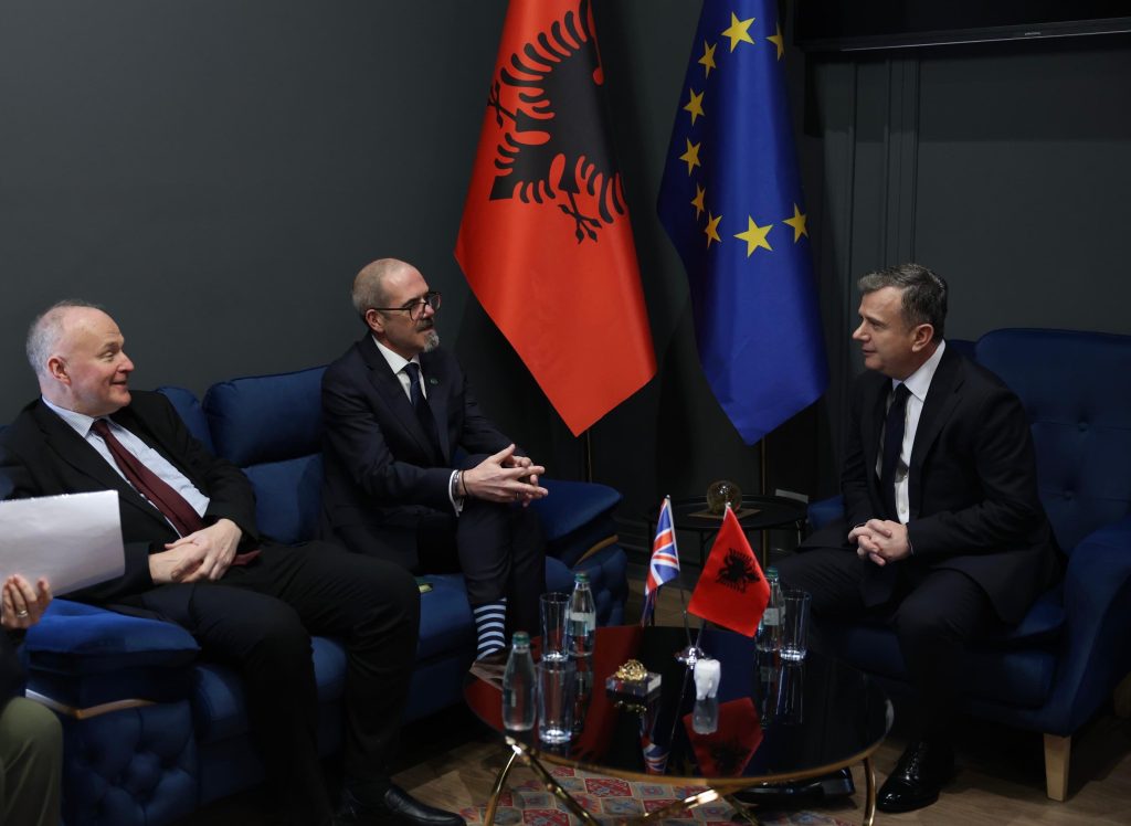 Taulant Balla pret në Kuvend deputetin britanik Paul Foster: Shkëmbimi i përvojave rrit standardet e përfaqësimit”
