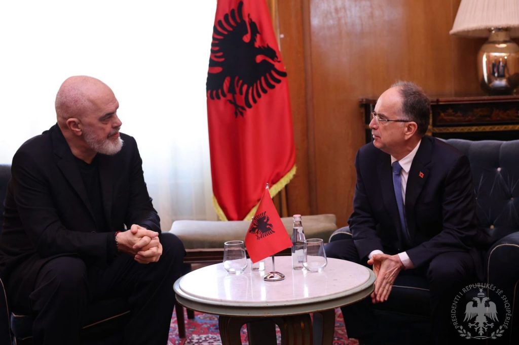 Rama takon Begajn, paraqet propozimet për ndryshimet në qeveri