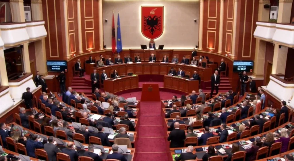 Kuvendi e rrëzon, 82 vota kundër heqjes së imunitetit të deputetes