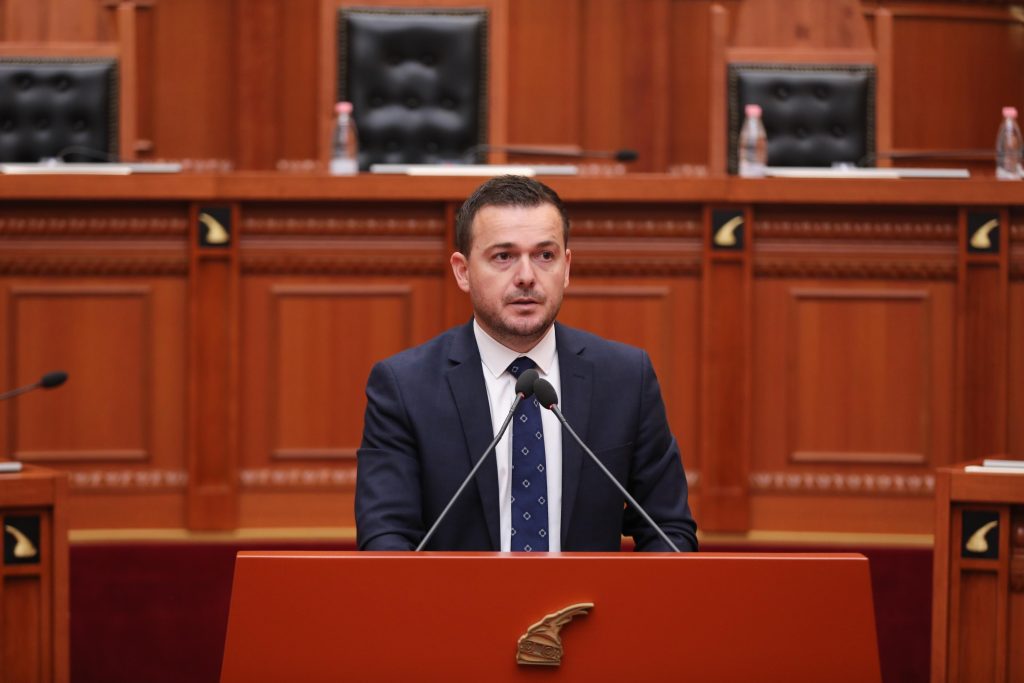 Salla: 218 milionë lekë investime për mbrojtjen nga përmbytjet në Berat, rreth 32 milionë euro në basenin e Semanit