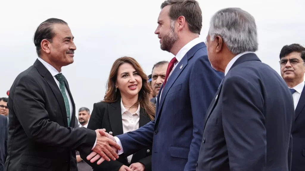 Takimi në Pakistan për negociata, Irani dhe SHBA-ja zhvillojnë sot në Islamabad bisedimet diplomatike të nivelit më të lartë që nga Revolucioni Islamik i vitit 1979