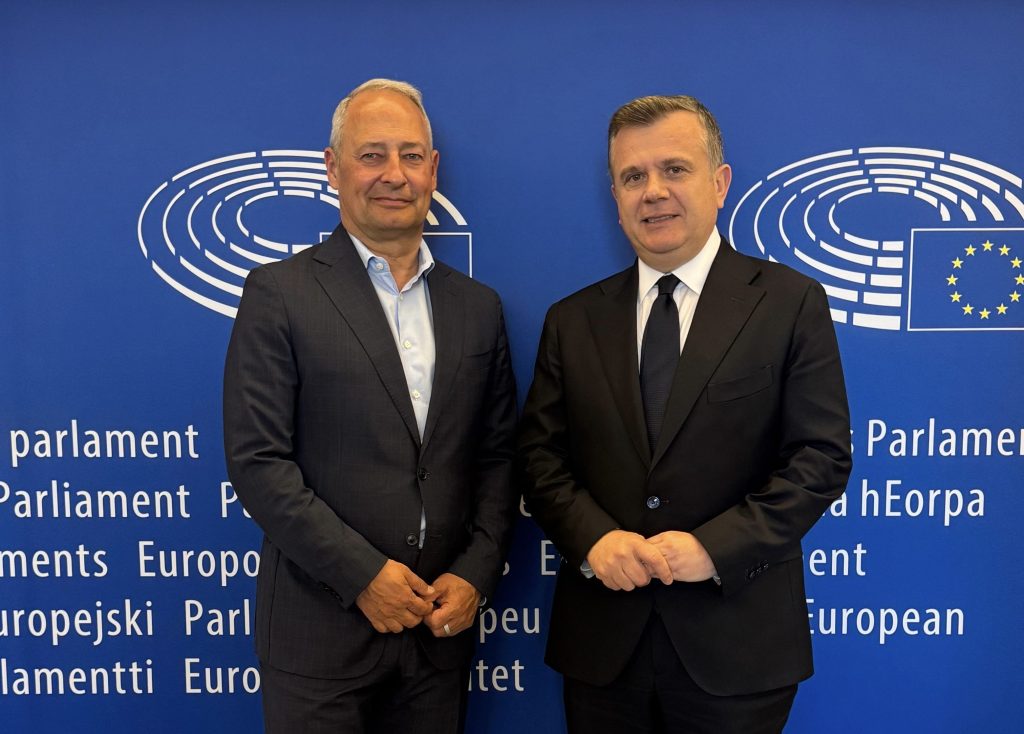 Balla takim me Schieder: Raporti PE, udhërrëfyes i rëndësishëm për rrugën europiane të Shqipërisë