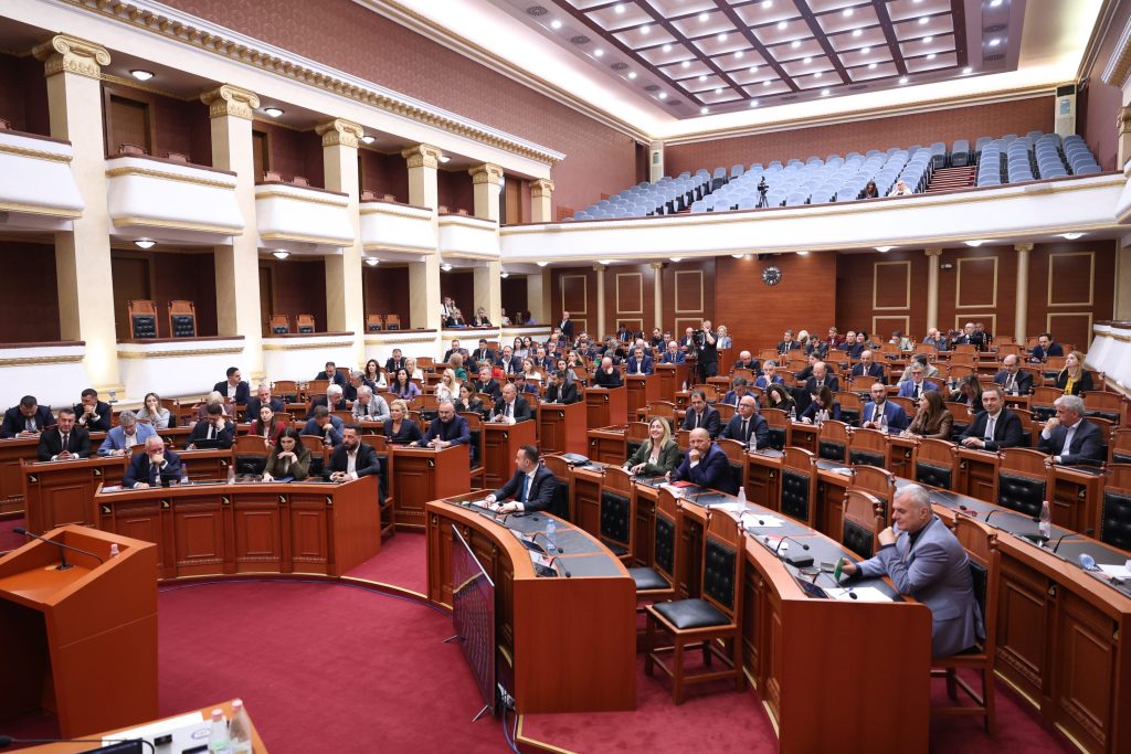 Marrëveshje PS–PD në Kuvend, miratohen ndryshimet në rregullore dhe disa ligje të rëndësishme