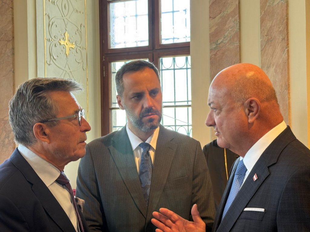 Lamallari takohet me Kancelarin e Austrisë dhe ish-Sekretarin e Përgjithshëm të NATO-s: Shqipëria ka bërë progres, mbështetje për integrimin në BE
