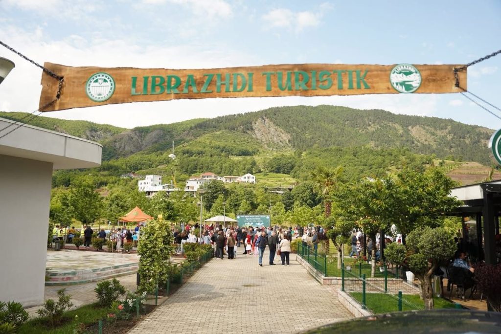 Librazhdi çel sezonin turistik me “Egnatia Fest 2026” në Parkun e Qershive
