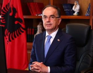 Begaj dekreton shkarkimin e Vlora Hysenit nga drejtimi i SHISH