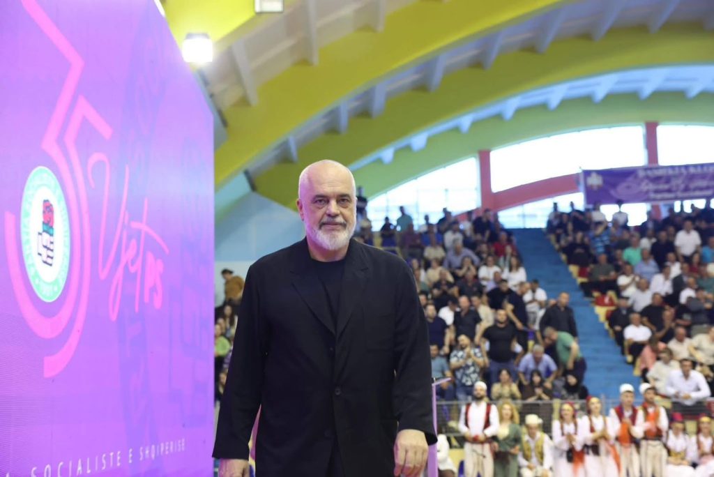 Rama komenton protestat për Zvërnecin: “Shpërthyen papritur ethet ambientaliste”