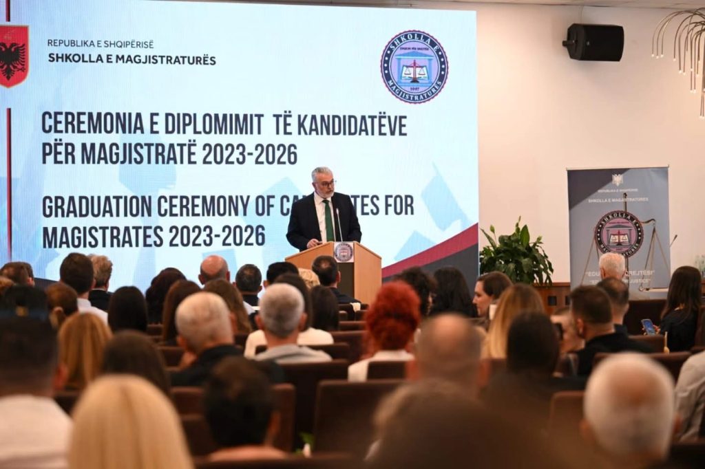 Gogu magjistratëve të rinj: Drejtësia kërkon karakter, jo vetëm dije juridike