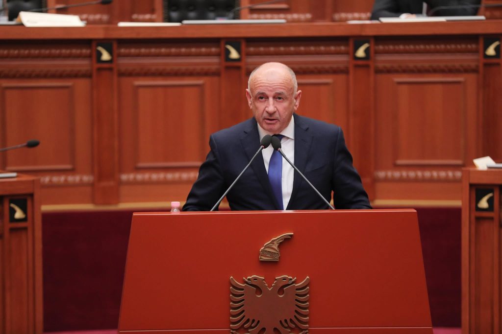 Deputeti Llajo dënon incidentin në Zvërnec: Dhuna nuk ka vend në protestë