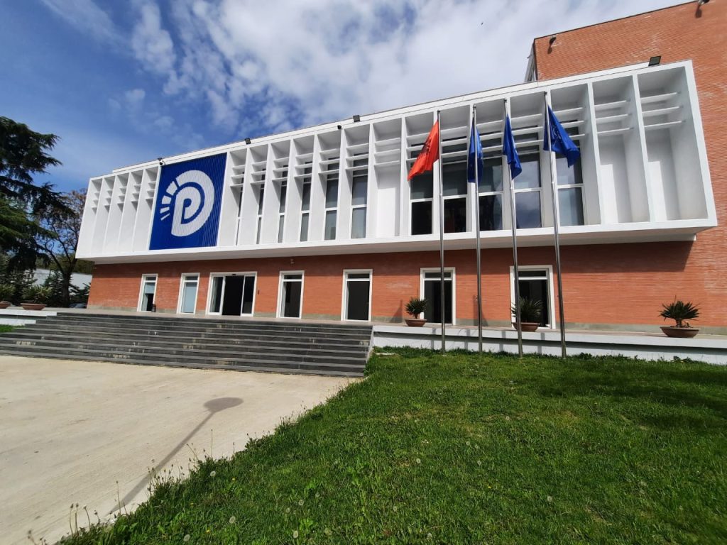 Spaho shpërthen ndaj PD: A ka turp kjo parti? Në mëngjes kundër protestës, në drekë del pro; kanë hallin e karriges së pushtetit