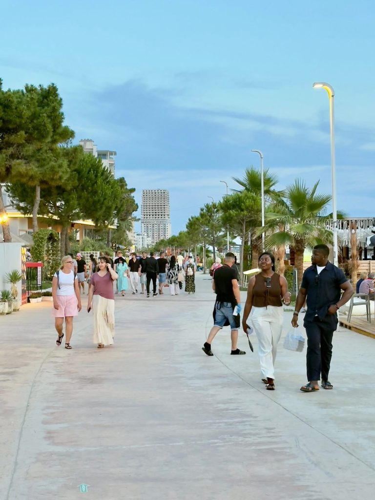 Rama ndan pamje nga Durrësi: Një ditë e zakonshme në qytetin bregdetar