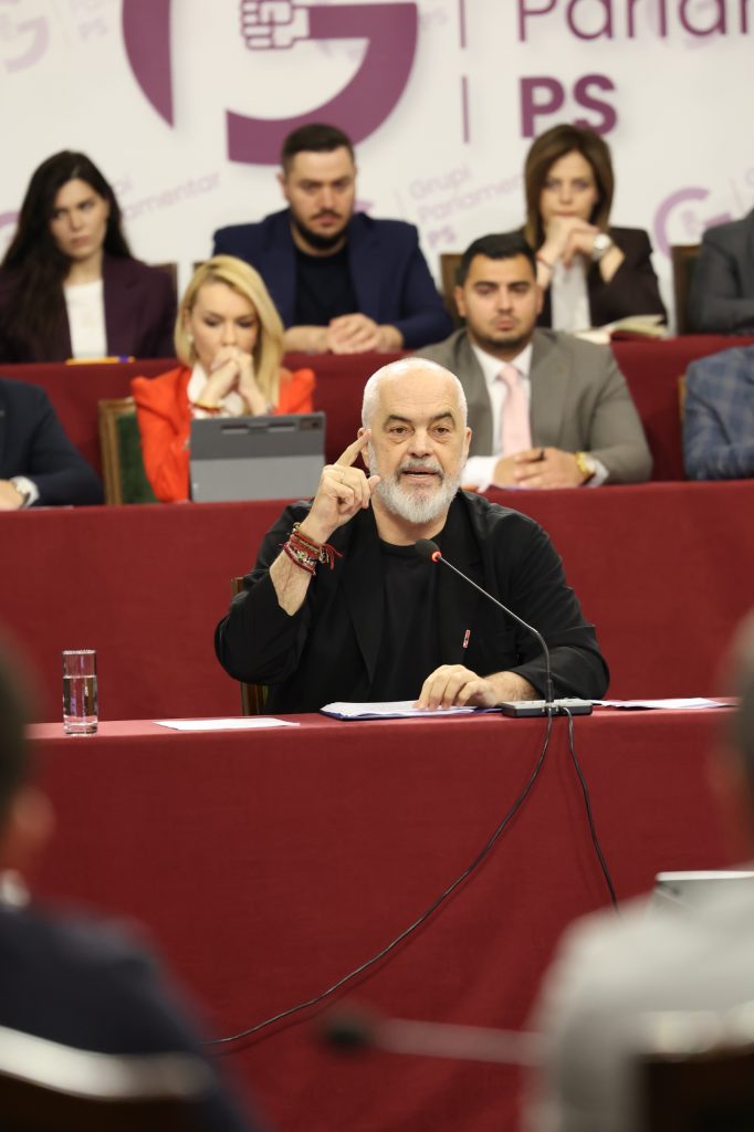 Rama: Protesta është e drejtë, por projekti i Zvërnecit po sulmohet nga interesa që nuk duan zhvillimin e Shqipërisë