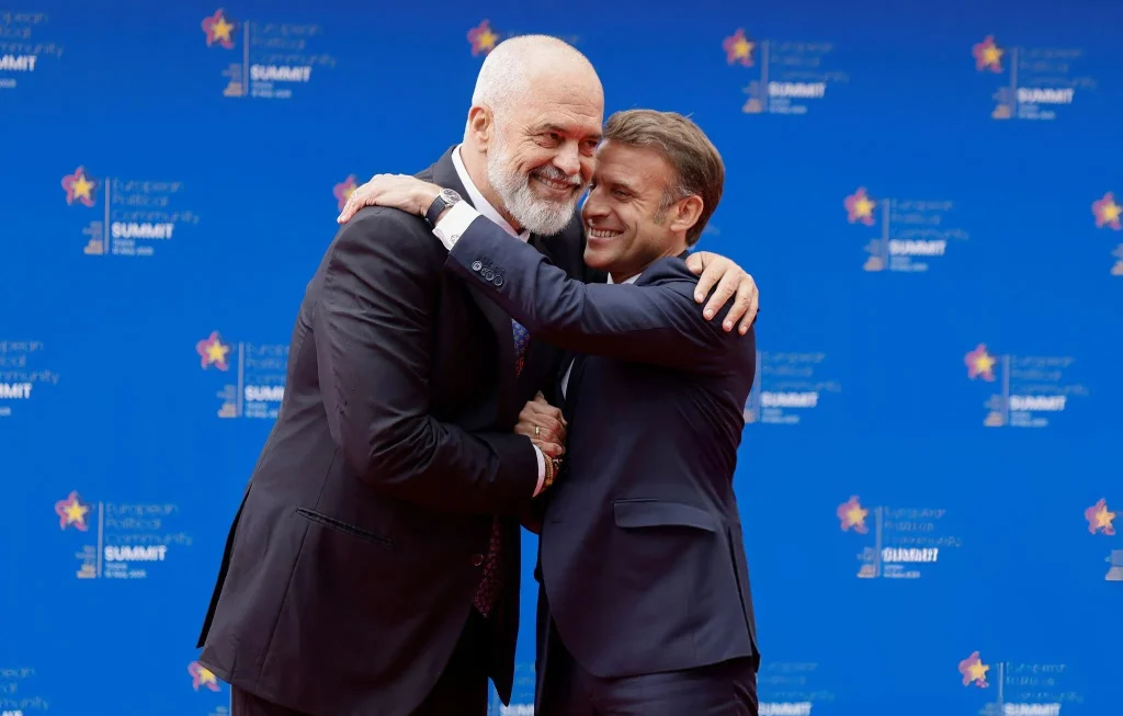 Rama sot në Paris, takim me Macron në Pallatin Elysee