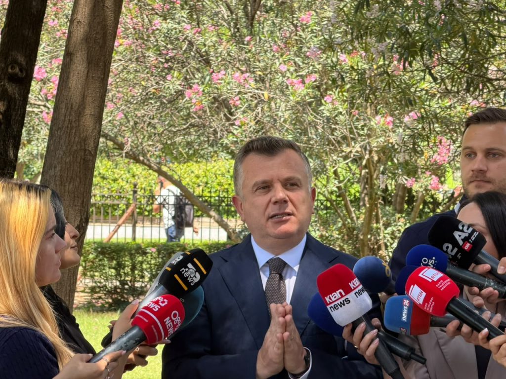 Balla: Protesta nisi për flamingot, por dje u mbush me demokratë; Shqipëria s’mund të humbasë investimin në Zvërnec