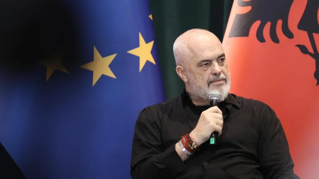 Rama ironizon delegacionin e Global Sumud Flotilla pas mbërritjes në Vlorë: “Çlirimtarët e Sazanit” refuzuan të vizitonin ishullin