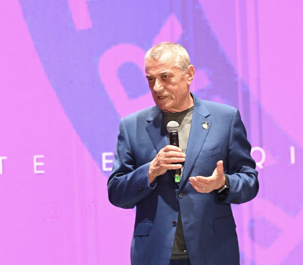 Ruçi porosi socialistëve të rinj: Qëndroni pranë njerëzve dhe mbështesni vizionin për Shqipërinë Europiane