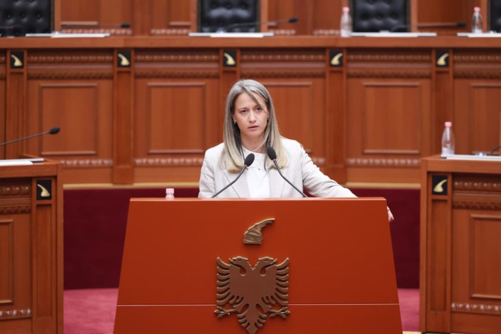 Ismaili mbron projektin në Zvërnec: Vlora u zhvillua me investime, ndërsa flamingot u rikthyen me politika dhe fonde mbështetëse për mjedisin