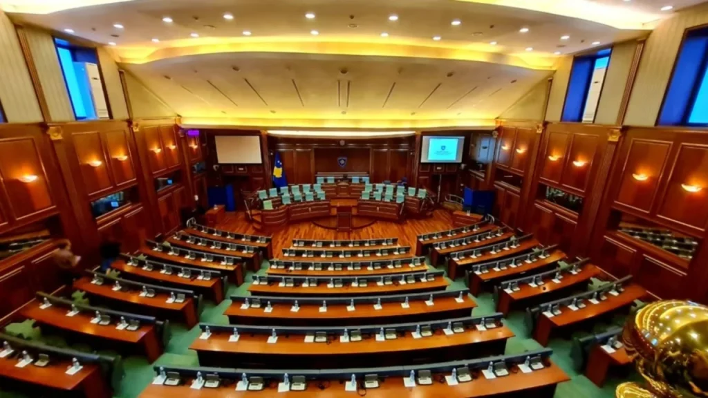 PDK kërkon vazhdimin e seancës, opozita shton presionin ndaj Kurtit